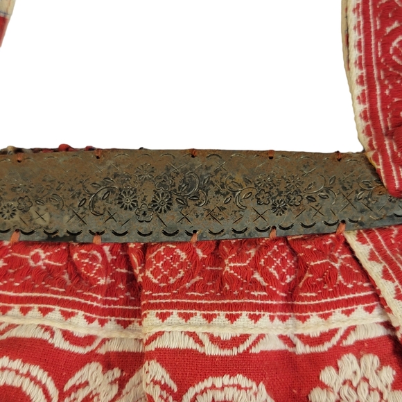 Embroidered Decritive Old Wold Nature Animal Relief Emossed Metal Trim Hand Bag - Picture 9 of 10